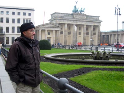 Ali at the Brandenburg Gate